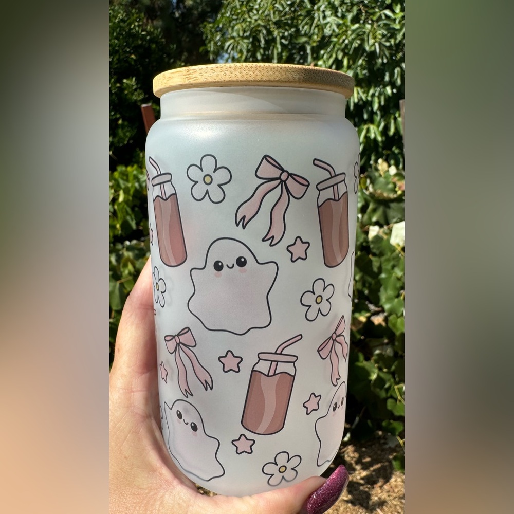 Cute ghost with bows and iced coffee Libbey frosted can glass 16oz